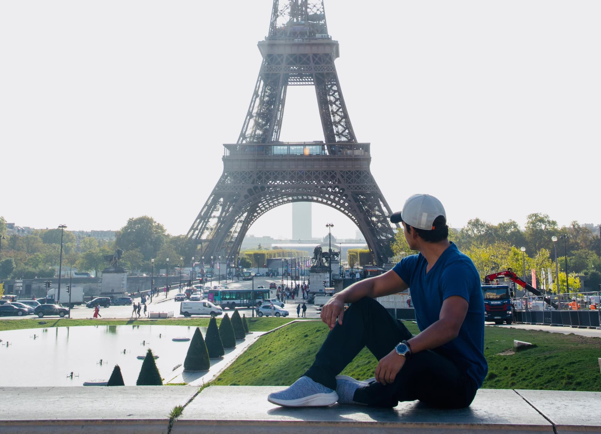 Background - Richard Vinueza Profile